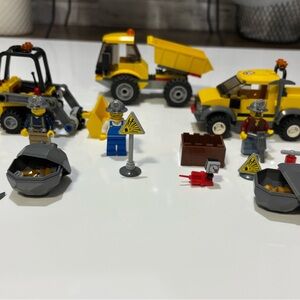 Used Lego sets 4200 and 4201, 4201 missing stickers